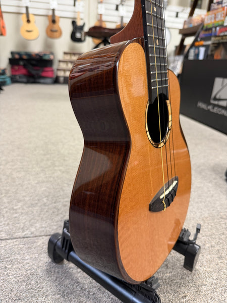 aNueNue UT-214 Cedar Bird Solid Cedar/Rosewood Tenor Ukulele w/Case - Pre Loved