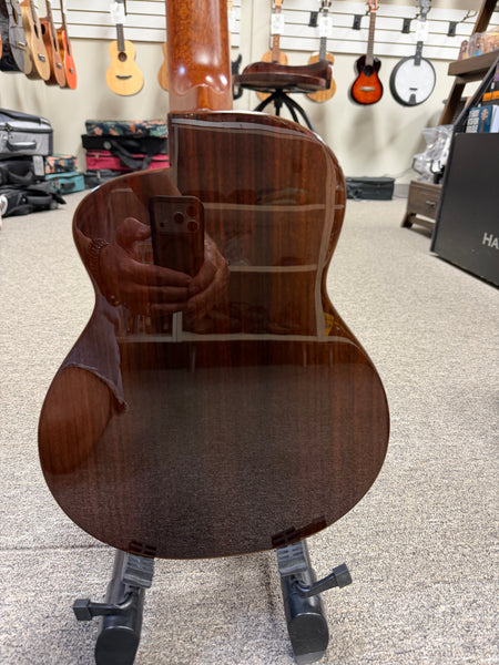 aNueNue UT-214 Cedar Bird Solid Cedar/Rosewood Tenor Ukulele w/Case - Pre Loved