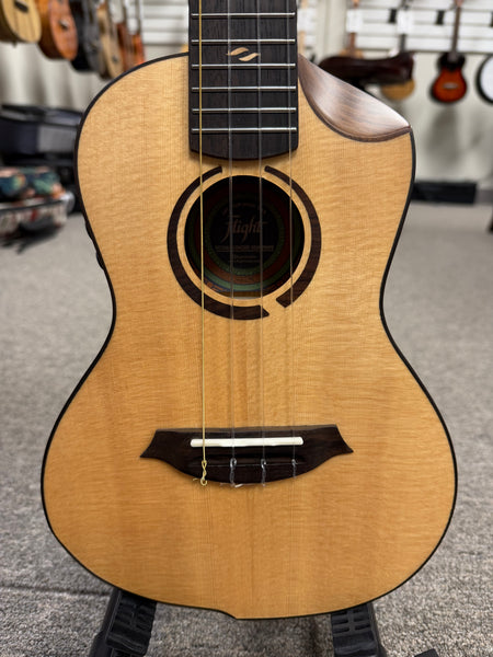 Flight Victoria Solid Spruce/Acacia Concert Soundwave Ukulele w/Case - B-Stock