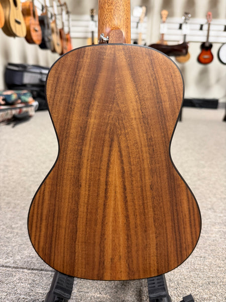 Flight Victoria Solid Spruce/Acacia Concert Soundwave Ukulele w/Case - B-Stock