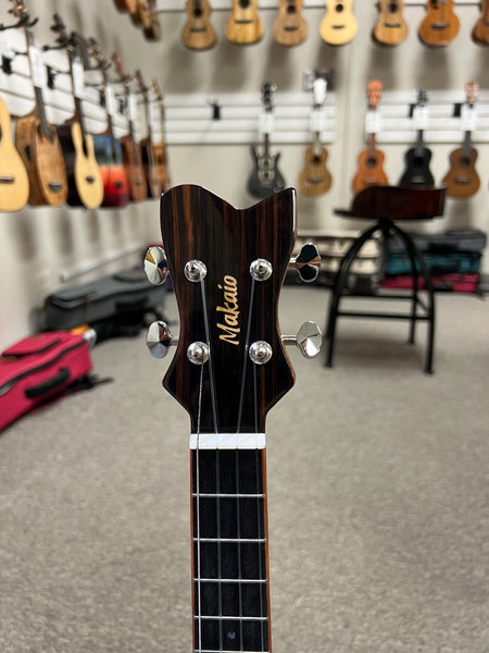 Makaio MSMT-20 Solid Spalted Mango Tenor Ukulele w/Case - Comfort Armrest