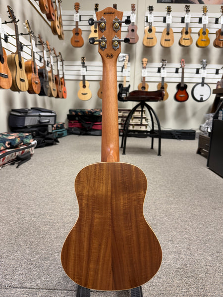 Flight Leia TE Tenor Electric Ukulele w/Case - Thin Body - Solid Cedar/Acacia