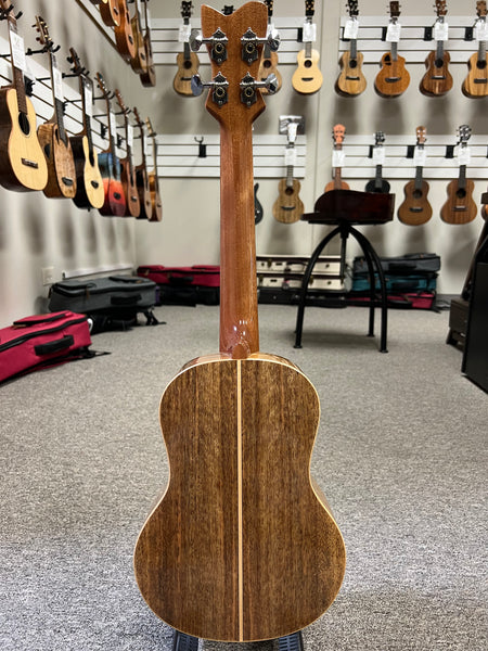 Makaio MSMT-20 Solid Spalted Mango Tenor Ukulele w/Case - Comfort Armrest