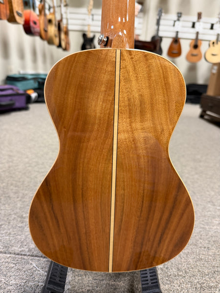 Makaio MKC-20 Solid Koa Concert Ukulele w/Case - Rosewood Comfort Armrest