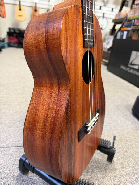 Kamaka HF-4 Solid Koa Baritone Ukulele w/Case - Made in Hawaii !!