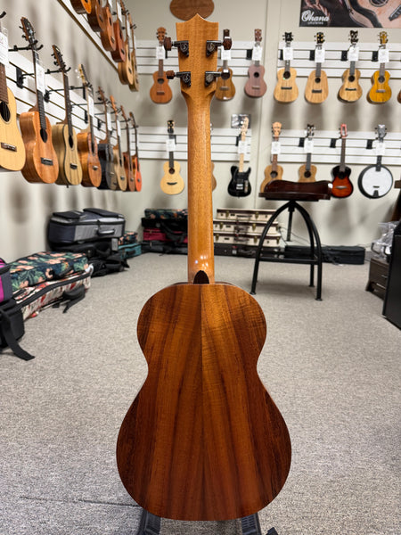 Kamaka HF-4 Solid Koa Baritone Ukulele w/Case - Made in Hawaii !!
