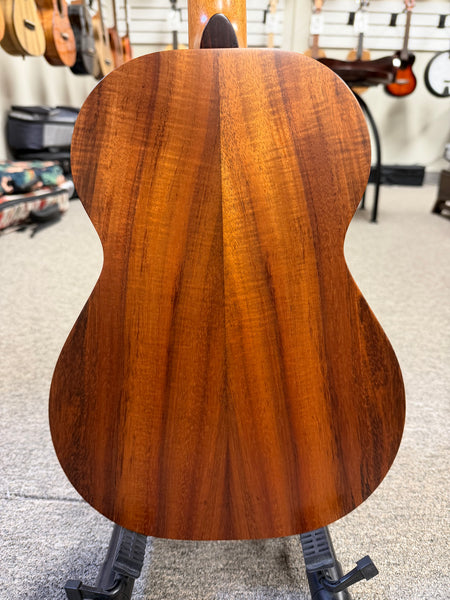 Kamaka HF-4 Solid Koa Baritone Ukulele w/Case - Made in Hawaii !!