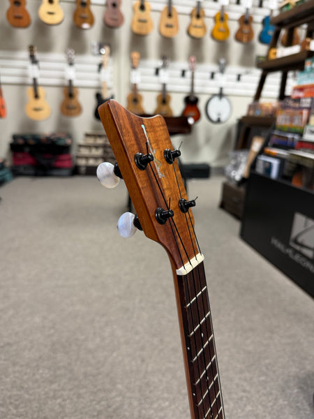 Kamaka HF-2L Solid Koa Concert Long Neck Ukulele w/Case - Made in Hawaii !!