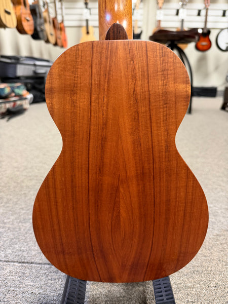 Kamaka HF-2L Solid Koa Concert Long Neck Ukulele w/Case - Made in Hawaii !!