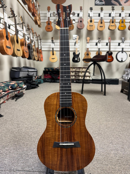 Makaio MKT-10E  Koa Tenor Electric Ukulele w/Case