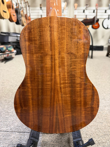 Makaio MKT-10E  Koa Tenor Electric Ukulele w/Case