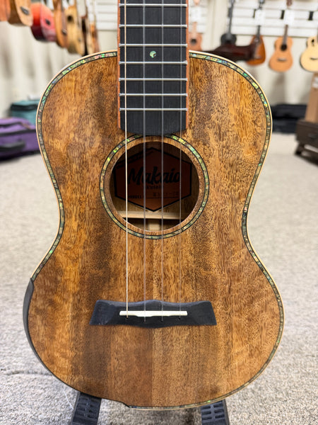 Makaio MSMT-20 Solid Spalted Mango Tenor Ukulele w/Case - Comfort Armrest #2