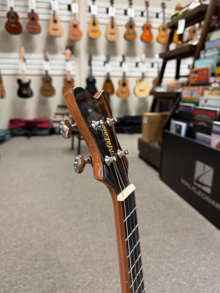 Makaio MSMT-20 Solid Spalted Mango Tenor Ukulele w/Case - Comfort Armrest #2