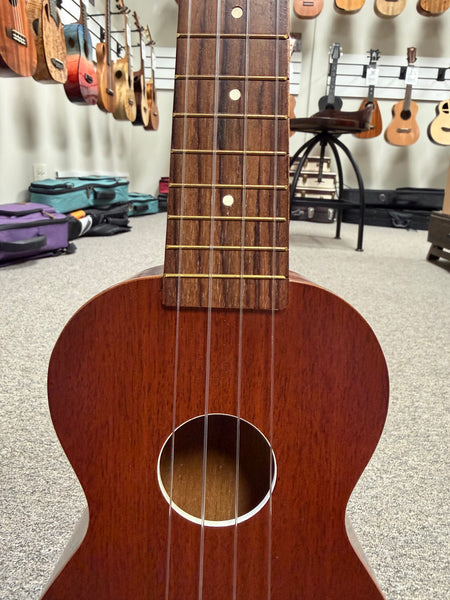 Crestline Vintage Mahogany Soprano Ukulele w/Case - Pre Loved