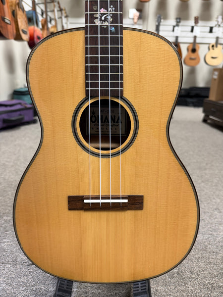 Ohana BKT-250G Tenor Ukulele with Baritone Body - Solid Spruce/Solid Acacia