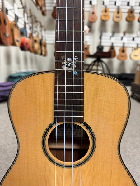 Ohana BKT-250G Tenor Ukulele with Baritone Body - Solid Spruce/Solid Acacia
