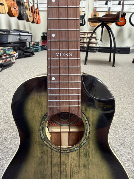 Flight Peter Moss Solid Spruce/Mahogany Electric Concert Ukulele w/Case -Black Moonburst