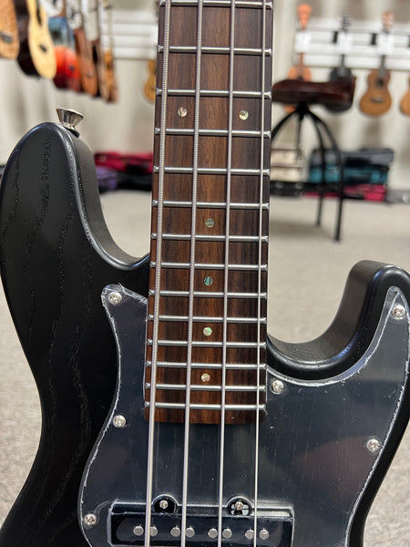 Tiny Boy Ash Body 4 String Solid Body Black Bass w/Case - TBJ-4400B Short Scale Bass