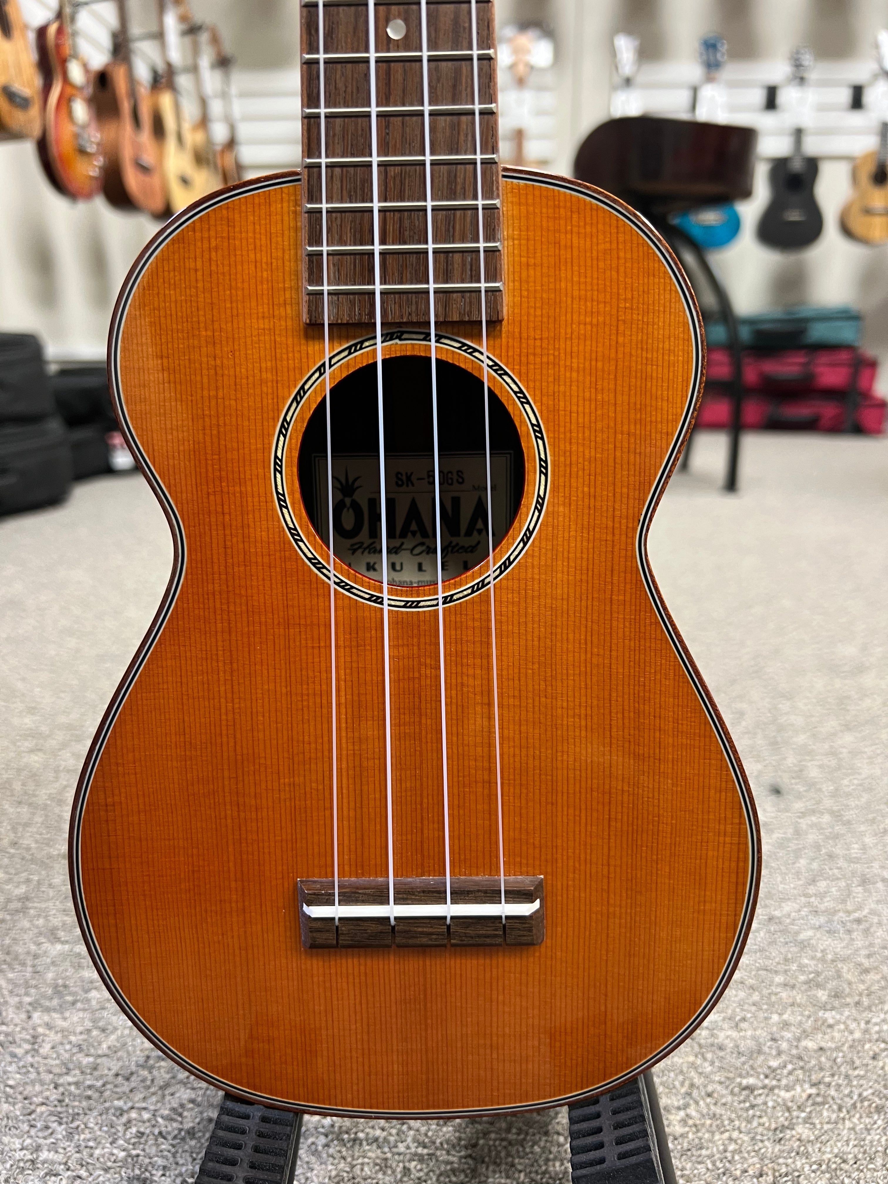 Solid wood store soprano ukulele