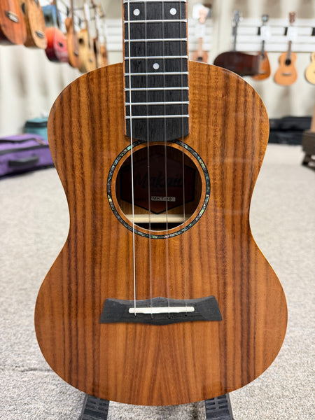Makaio MKT-10 Koa Tenor Ukulele w/Case
