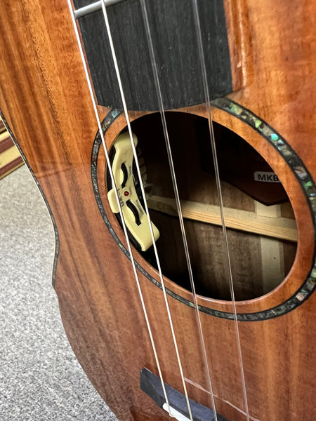 Makaio MKB-20E Solid Koa Electric Baritone Ukulele w/Case - Comfort Contour Armrest