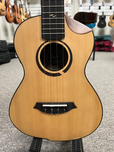 Flight Victoria Tenor Soundwave Ukulele w/Case - Built In Effects - Solid Spruce/Acacia