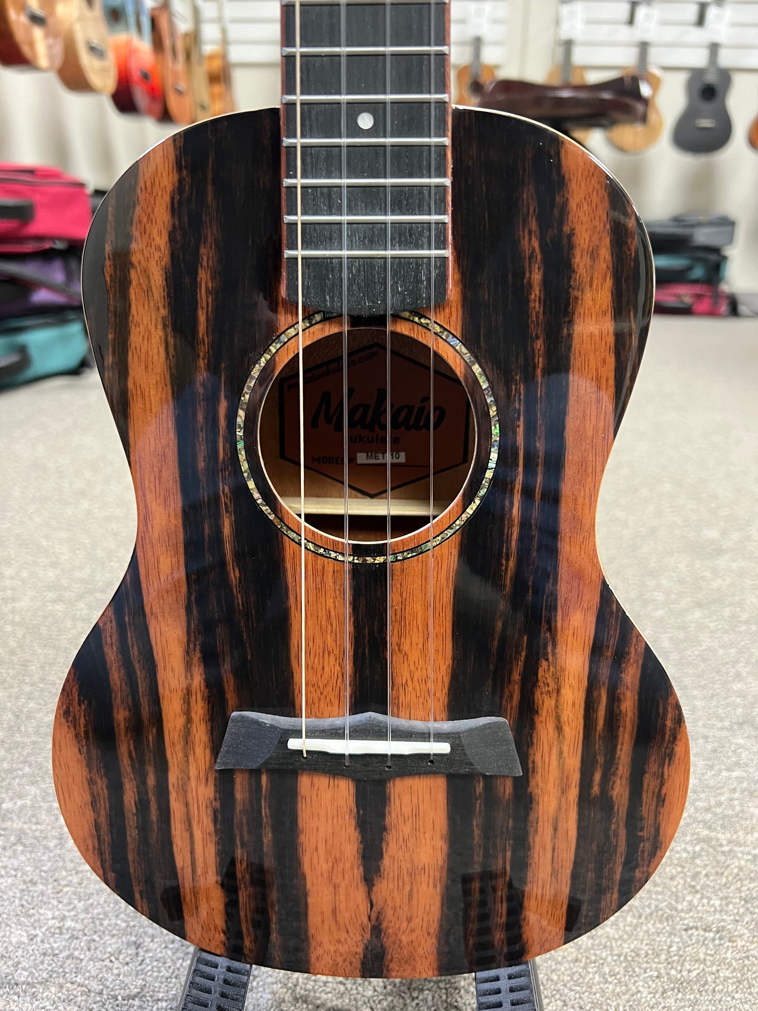 Makaio MET-10 Ebony Tenor Ukulele w/Case