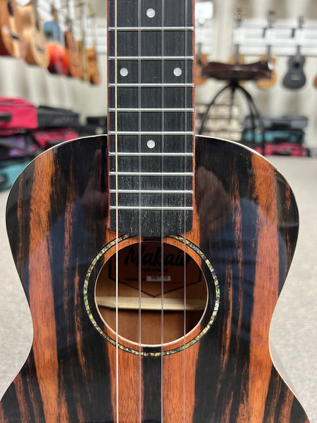 Makaio MET-10 Ebony Tenor Ukulele w/Case