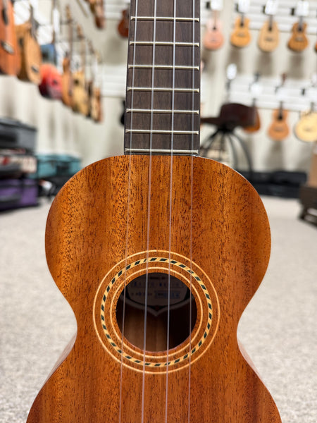KALA KA-F8-MHG-S Pan Pacific Solid Mahogany Figure 8 Soprano Ukulele w/Case
