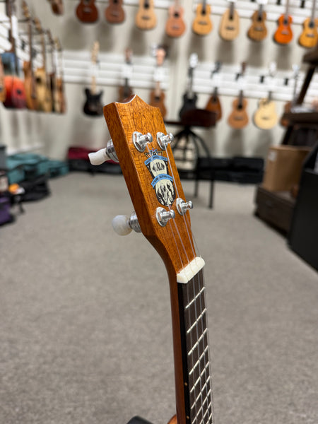 KALA KA-F8-MHG-S Pan Pacific Solid Mahogany Figure 8 Soprano Ukulele w/Case