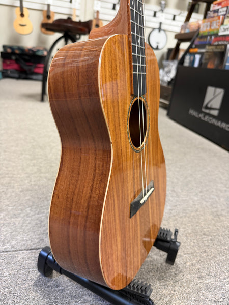 Makaio MKB-10 Koa Baritone Ukulele w/Case