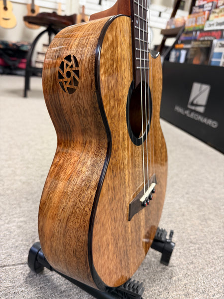 Flight Fireball Solid Mango Electric Baritone Ukulele w/Case - Pre Loved