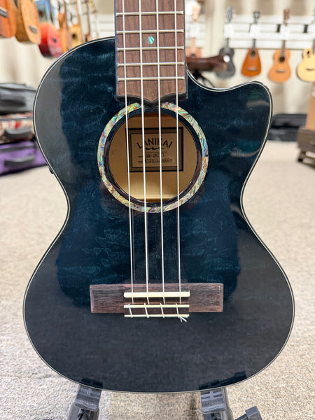 LANIKAI QM-BKCET Quilted Maple Electric Tenor Ukulele w/Case - Transparent Black