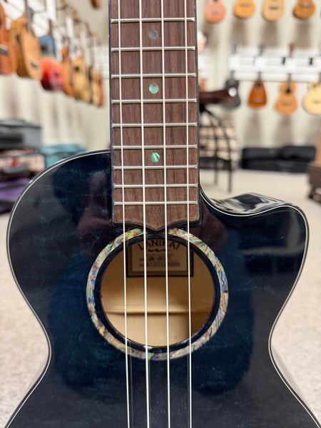 LANIKAI QM-BKCET Quilted Maple Electric Tenor Ukulele w/Case - Transparent Black