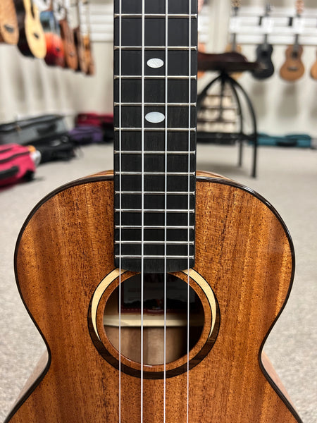 KALA KA-CT-SMH-TG Solid Mahogany Tenor Ukulele W/Case - Contour Series