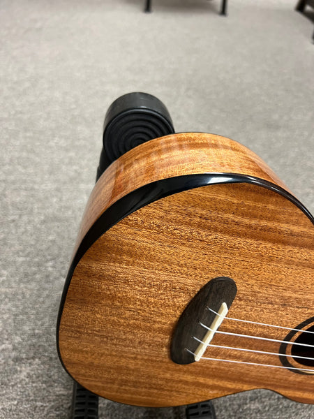 KALA KA-CT-SMH-TG Solid Mahogany Tenor Ukulele W/Case - Contour Series