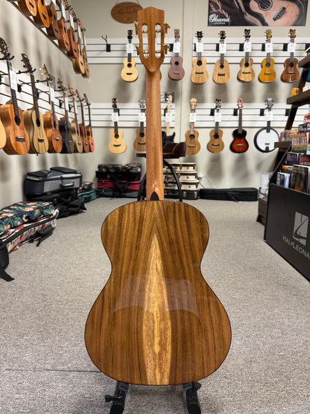 Pono BN4-1 Solid Cedar/Acacia Large Body Baritone Nui Ukulele w/Case