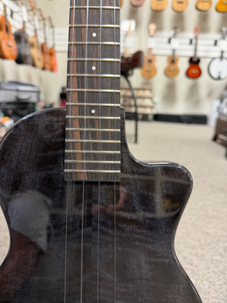 Pono TE-MDBK Mango Deluxe Black Tenor Electric Solid Body Ukulele w/Case