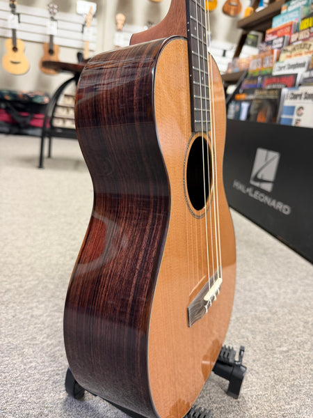 PONO ULN4-4 Nylon String Solid Cedar/Rosewood Large Body Baritone Ukulele w/Case
