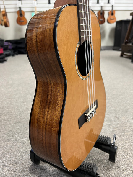 KALA KA-SCAC-B8 Solid Cedar Top/Acacia 8 String Baritone Ukulele