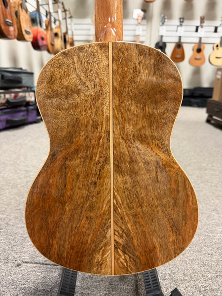 Makaio MSMB-20E Solid Spalted Mango Electric Baritone Ukulele w/Case #1 - Rosewood Comfort Armrest