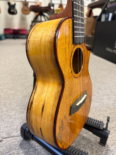 Enya EUC-MG6 Solid Mango Concert Ukulele w/Case