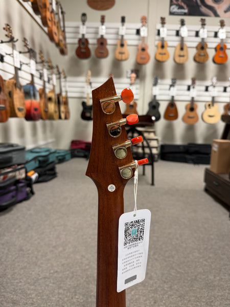 Enya EUC-MG6 Solid Mango Concert Ukulele w/Case