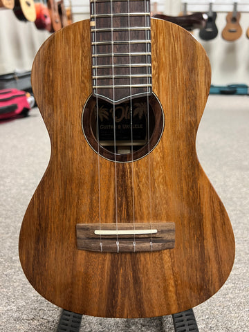 Oli L1-CA Solid Acacia Concert Ukulele w/Case