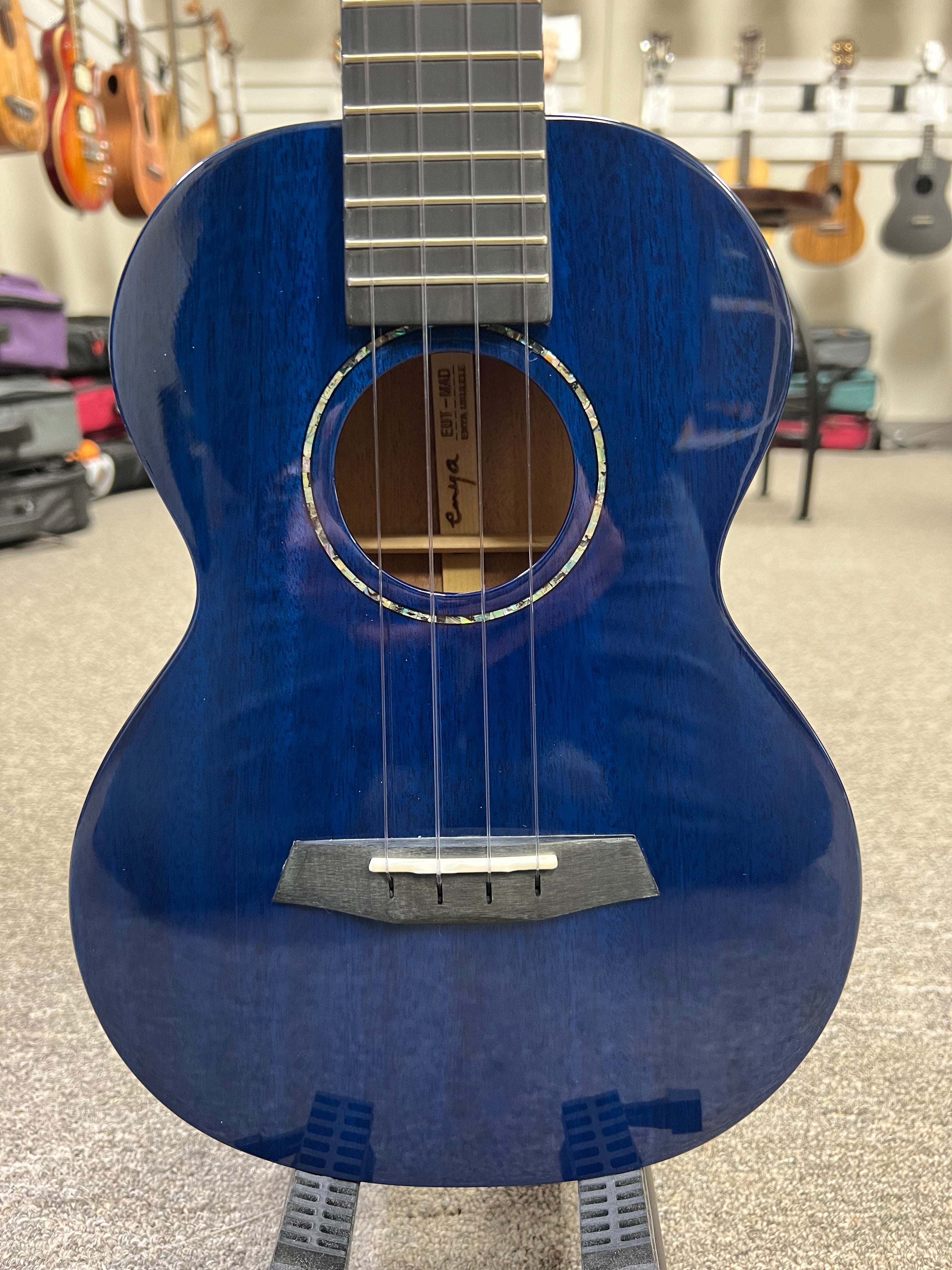 Enya EUT-MAD-DR Solid Mahogany Tenor Ukulele w/Case - Blue