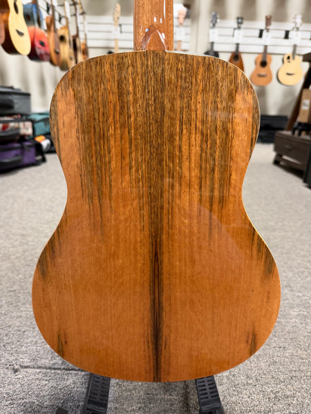 Makaio MSMB-10E Spalted Mango Baritone Electric Ukulele w/Case