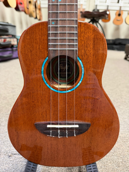 Flight Solid Mahogany Iris Tinta Concert Ukulele w/Case - Natural