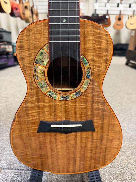 SNAIL S-60C Solid Acacia Concert Ukulele w/Case #1 - Comfort Armrest