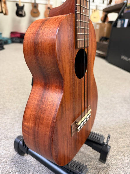 Kamaka HF-2i Solid Koa Concert Ukulele w/Slotted Headstock and Case - Made in Hawaii !!