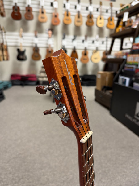 Kamaka HF-2i Solid Koa Concert Ukulele w/Slotted Headstock and Case - Made in Hawaii !!